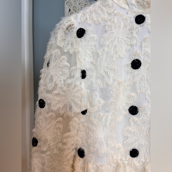 White polka dots textured mini dress with lace sheer sleeves - Picture 2 of 5